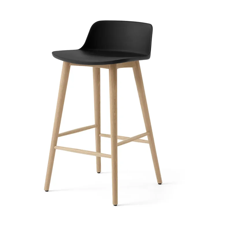 Rely HW118 Barhocker Black-lackierte Eiche, 65 cm by &Tradition – product photo