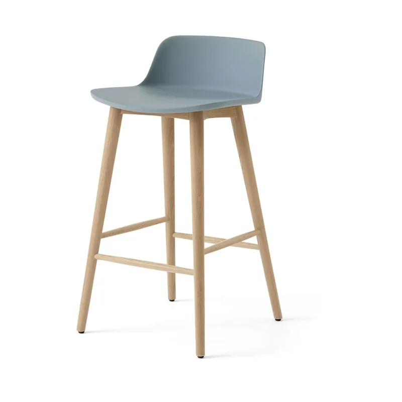 Rely HW118 Barhocker Light blue-lackierte Eiche, 65 cm von &Tradition – Produktfoto