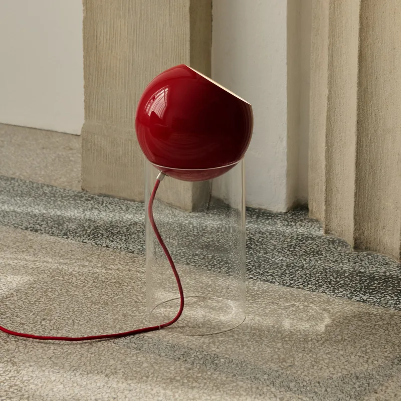 Topan VP14 vloerlamp vermiljoenrood E27 - &Tradition - Woonkamer - Designer - Aluminium - 1 lamp von &Tradition – Produktfoto
