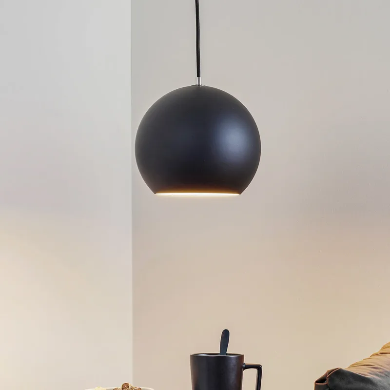 Topan VP6 hanglamp matzwart - &Tradition - Woonkamer - Designer - Metaal - 1 lamp by &Tradition – product photo