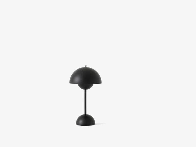 Verner Panton Flowerpot VP9 tafellamp mat by &Tradition in Zwart – product photo
