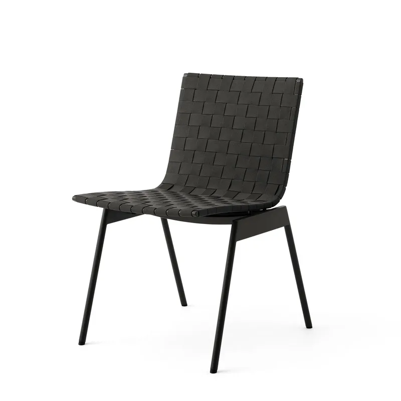 Ville Outdoor AV33 Stuhl Warm black by &Tradition – product photo