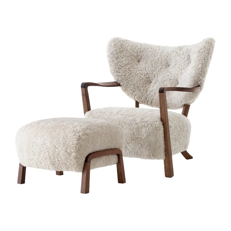 Wulff Lounge Chair ATD2 Fauteuil inkl. Fußhocker ATD3 Walnussholz geölt-Moonlight von &Tradition – Produktfoto