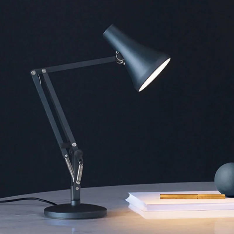 Anglepoise 90 Mini Mini LED tafellamp van Anglepoise in Staalblauw – productfoto
