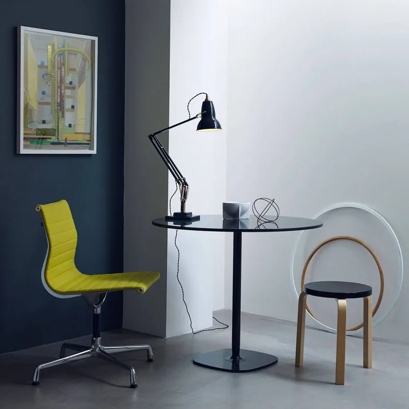 Original 1227 Brass tafellamp zwart van Anglepoise in Zwart, messing – productfoto