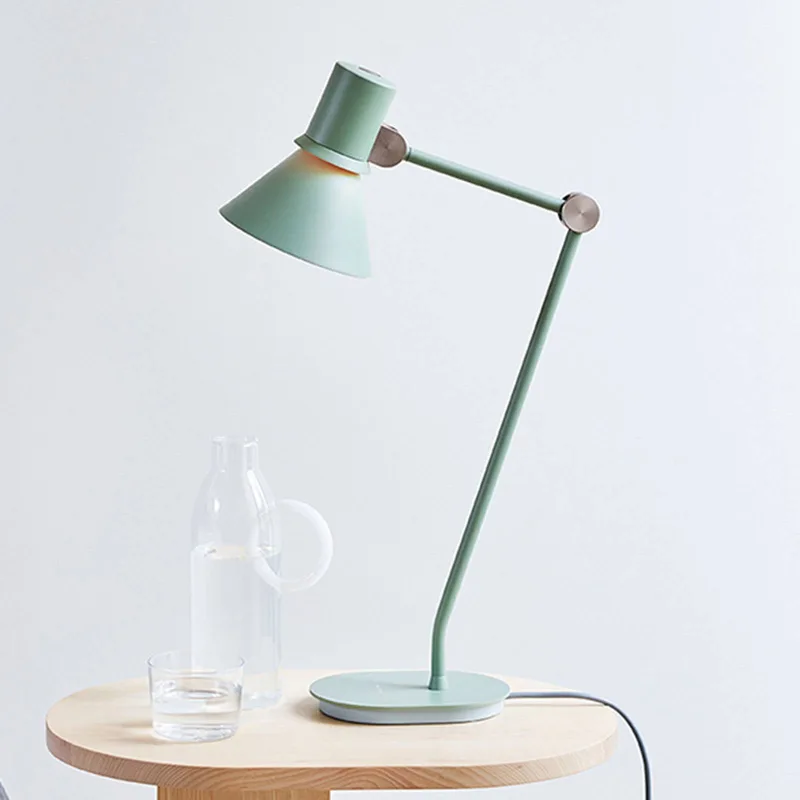 Type 80 tafellamp, pistachegroen by Anglepoise in Lichtgroen – product photo