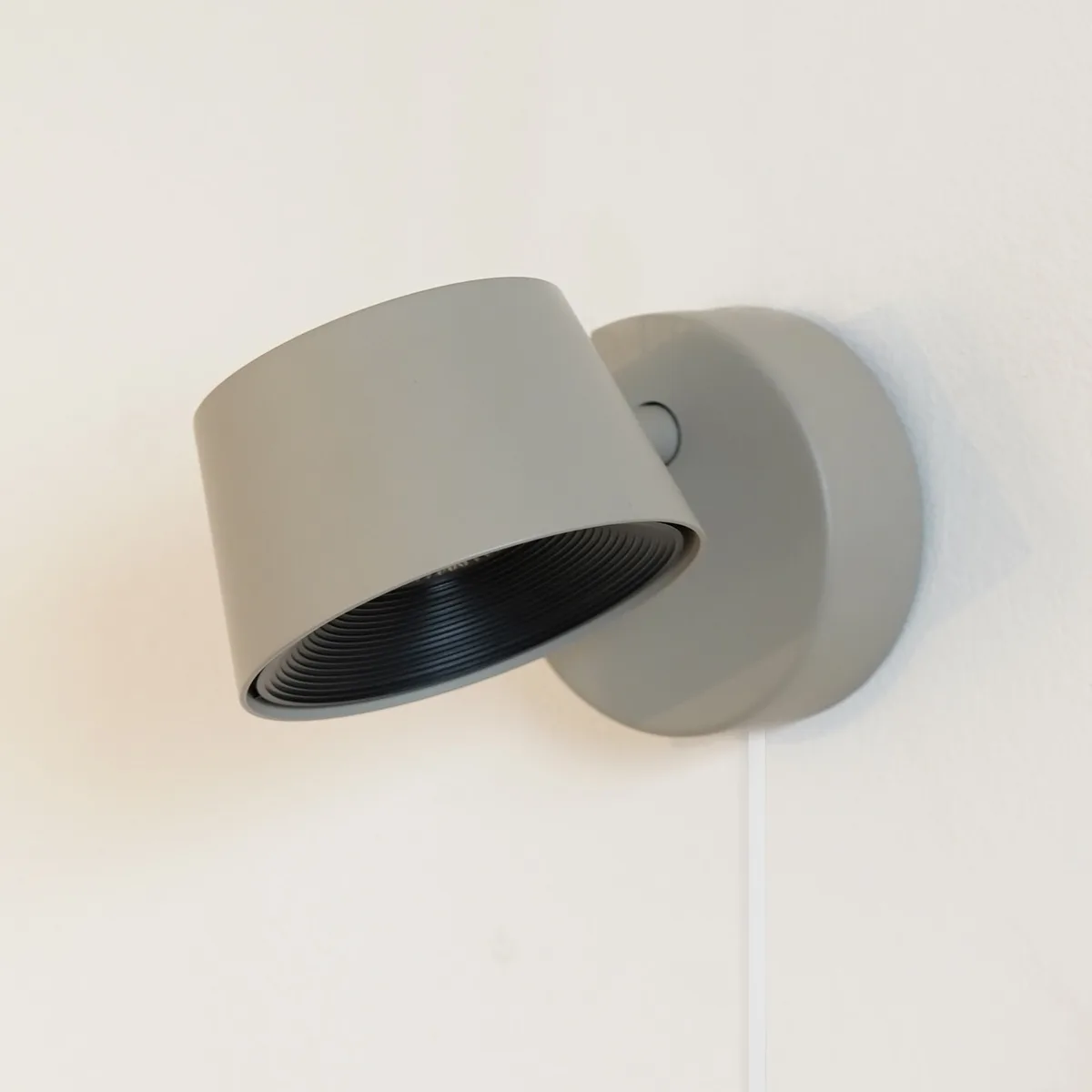 Direction Short LED wandlamp, grijs 9 cm, touchdimmen von Antidark – Produktfoto
