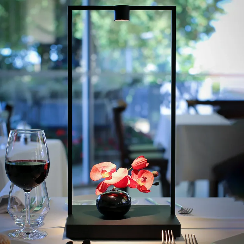 Curiosity 36 Taffellamp Black/Brown - Artemide - Woonkamer - Designer - Metaal de Artemide – photo du produit