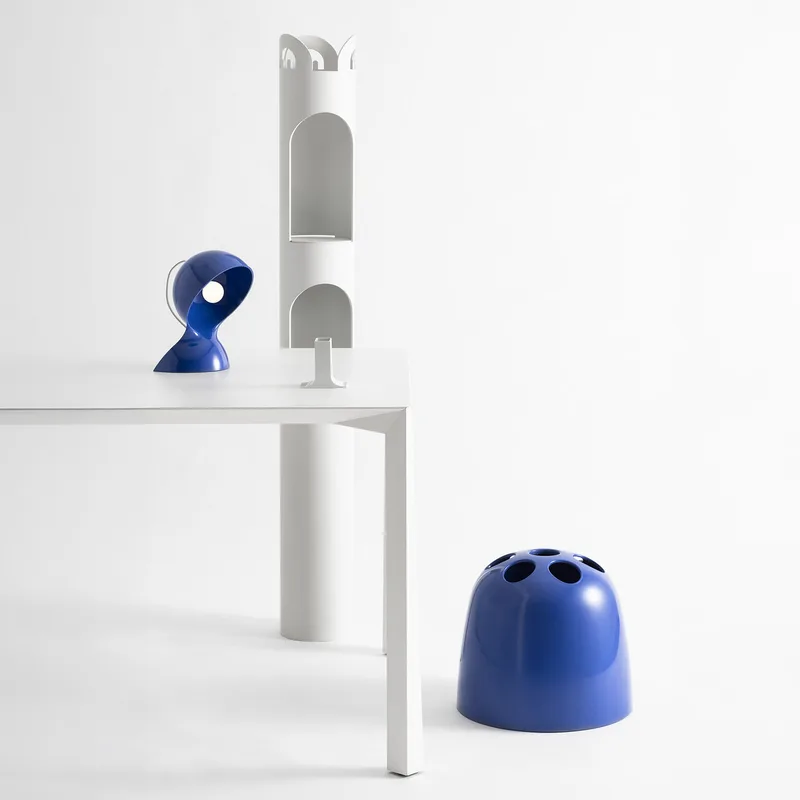Dalú tafellamp, hoogte 26 cm, blauw - Artemide - Woonkamer - Designer - Kunststof van Artemide – productfoto