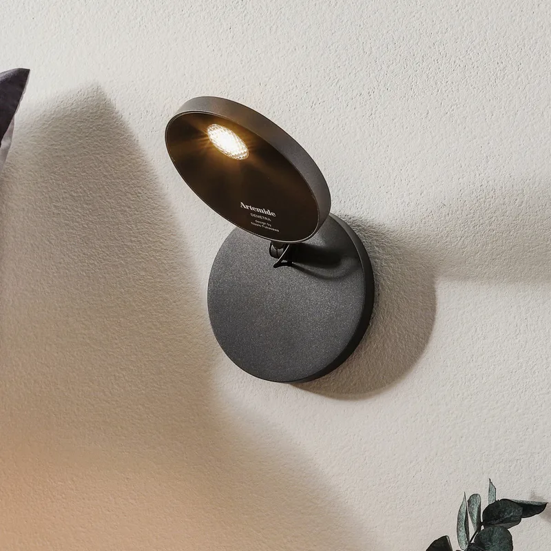 Demetra LED wandlamp, dimbaar, 2700K, grijs - Artemide Demetra Spotlight - Woonkamer - Designer - Metaal - Rond von Artemide – Produktfoto