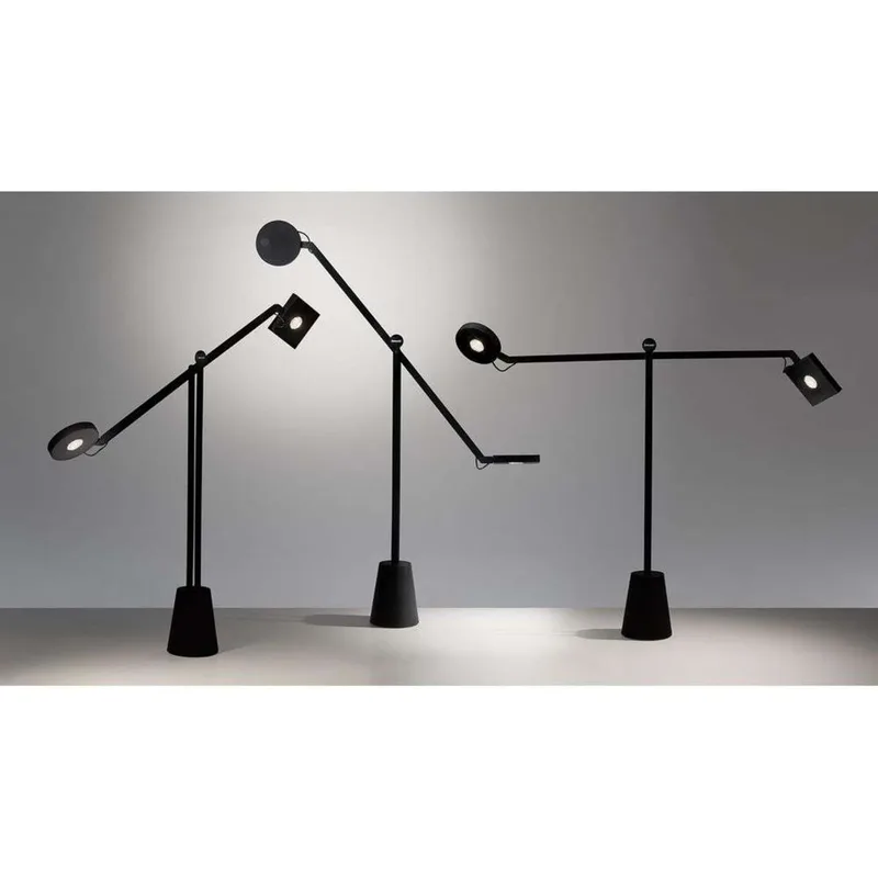Equilibrist T LED Tafellamp Black - Artemide - Woonkamer - Aluminium von Artemide – Produktfoto