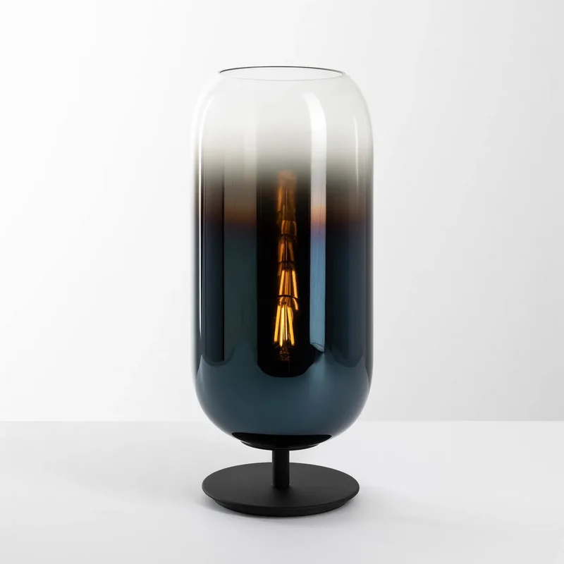 Gople Mini-tafellamp Blue Sapphire/Black - Artemide - Woonkamer - Designer - Glas - Met lampenkap von Artemide – Produktfoto