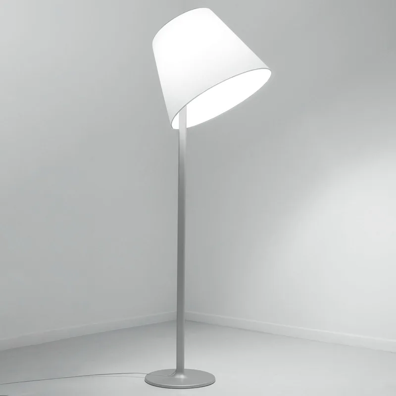 Melampo Mega F Staande Lamp Grey - Artemide - Woonkamer - Designer - Stof - Met lampenkap von Artemide – Produktfoto