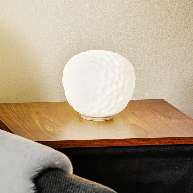 Meteorite tafellamp, E14 Ø 15 cm wit - Artemide - Woonkamer - Designer - Glas - Bol von Artemide – Produktfoto