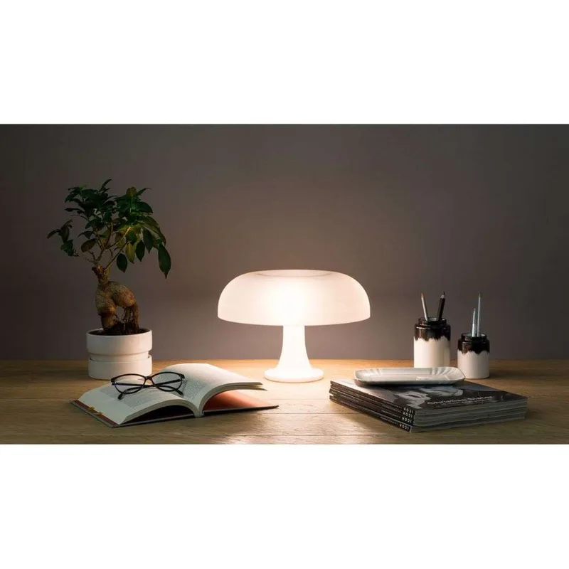 Nessino tafellamp, geel, Ø 32 cm - Artemide - Woonkamer - Designer - Kunststof - 1 lamp von Artemide – Produktfoto