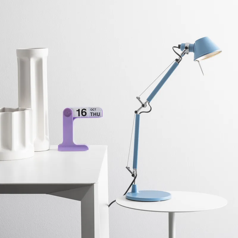 Tolomeo Micro tafellamp lichtblauw - Artemide - Werkkamer / Kantoor - Designer - Metaal - 1 lamp von Artemide – Produktfoto