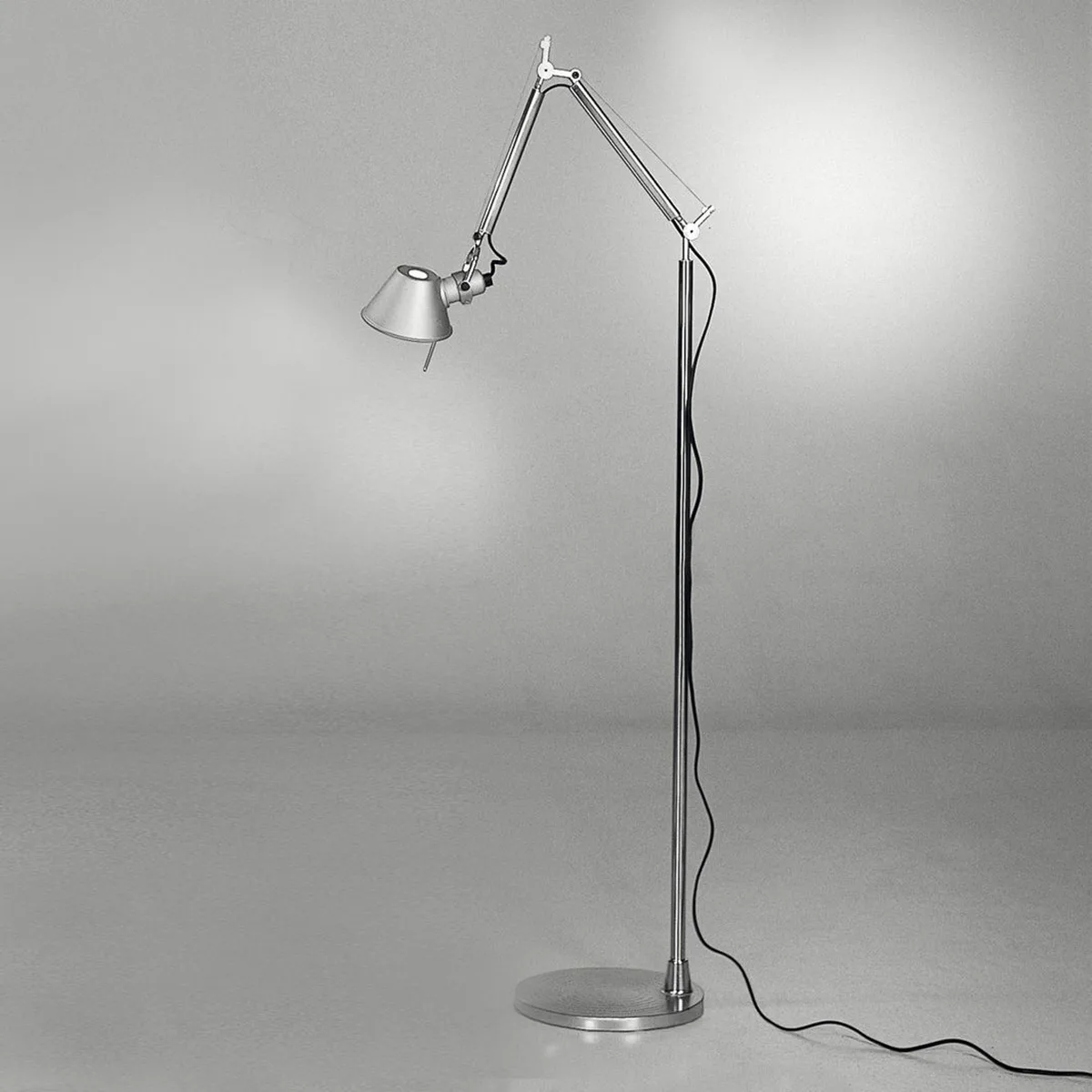 Verstellbare Lesestehleuchte Tolomeo - Metall - Aluminium - Designer Michele de Lucchi de Artemide – photo du produit