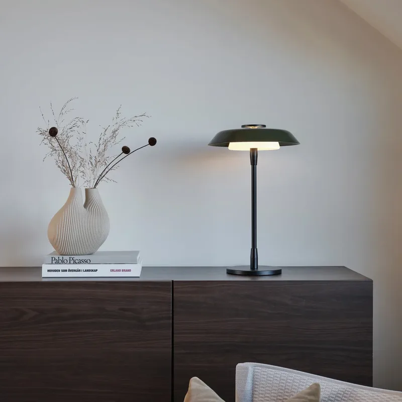 Horisont bordlampa H475 Mattschwarz/glänzend skogsgrön by Belid – product photo