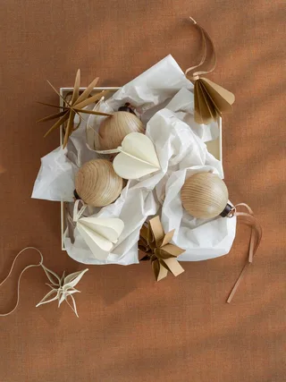 Christbaumschmuck 4er Set Weihnachtsschmuck -KISEKY- Weihnachtsdeko, Deko Set modern, Holzoptik, 4er Set, schlicht & festlich by Blomus in Brown – product photo 3 of 5