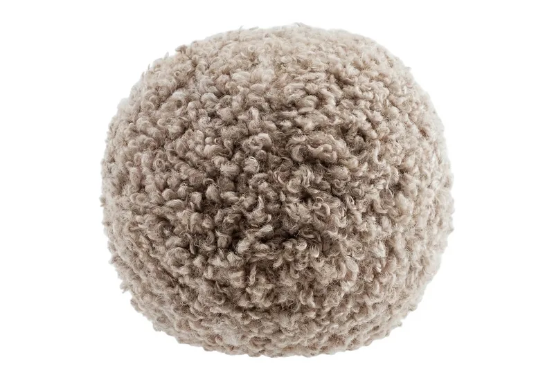 Dekokissen -TEDDY- Rundes Kissen, Couchkissen, Wohnkissen modern, weiche Haptik, kuscheliger Komfort, flauschige Oberfläche von Blomus in Braun – Produktfoto