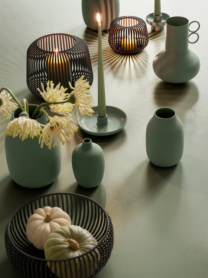 Kerzenhalter -VELA- Design-Kerzenhalter: Elegantes Steingut mit matter Glasur, Elegant, Steingut, Matt Glasur, Adventskranz, Größenauswahl, Formauswahl by Blomus in Green – product photo 4 of 4