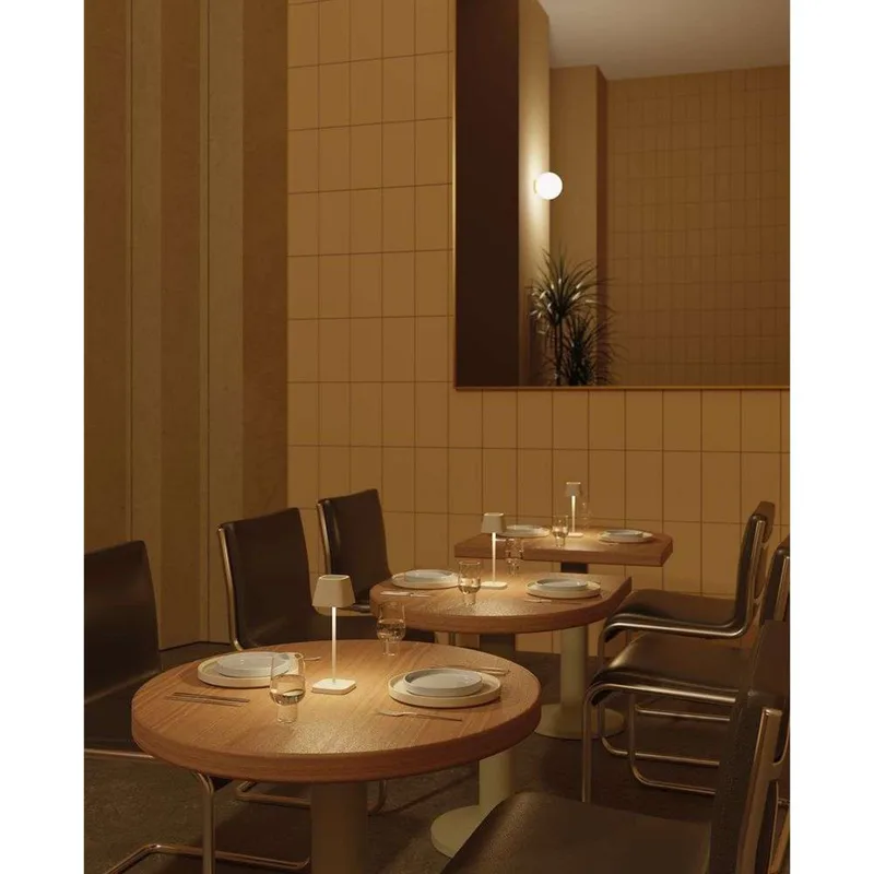 Kodu Mobile LED Taffellamp Silk Gray - Blomus - Woonkamer - Aluminium von Blomus – Produktfoto
