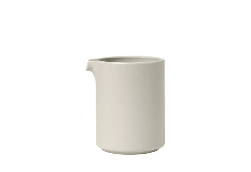 Milchkännchen -PILAR- Stilvolles Milchkännchen: Designerstück für moderne Tische, 0.28 l, Designer, Mikrowellengeeignet, Spülmaschinengeeignet, 280ml, Vielseitig van Blomus in Beige – productfoto