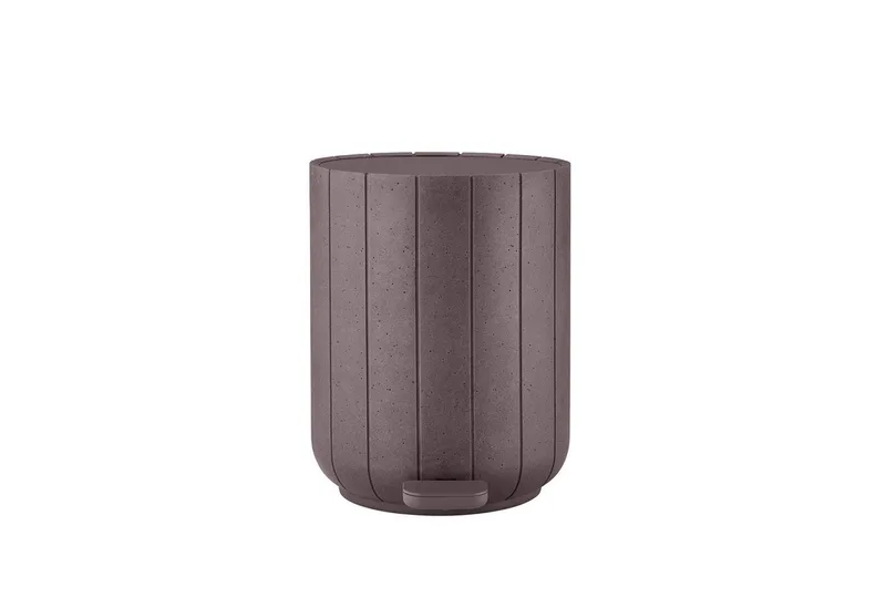 Mülleimer Treteimer -KUA- Abfalleimer, Kosmetikeimer für Badezimmer, mit Pedal, 3L Volumen, Robust, Soft-Close Funktion, Recyceltes Material von Blomus in Braun – Produktfoto