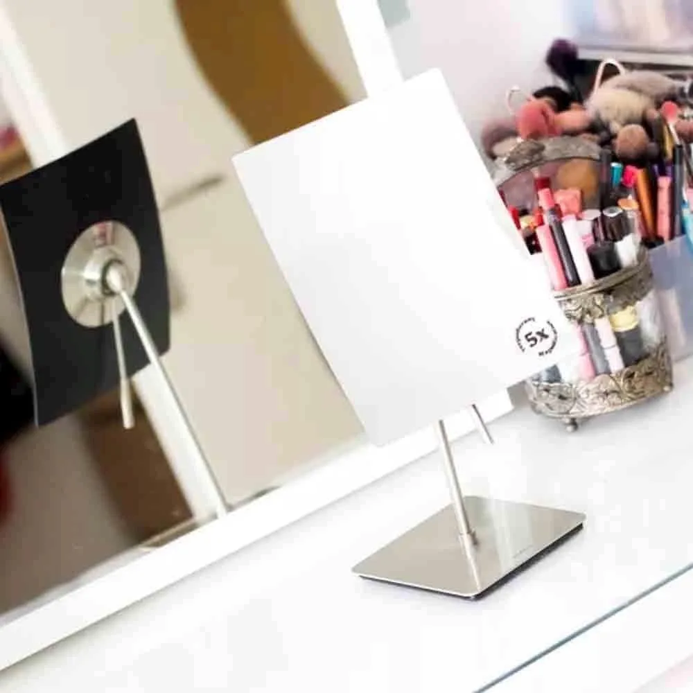 NEXIO make-up spiegel met 5-voudige vergroting in gepolijst staal by Blomus – product photo