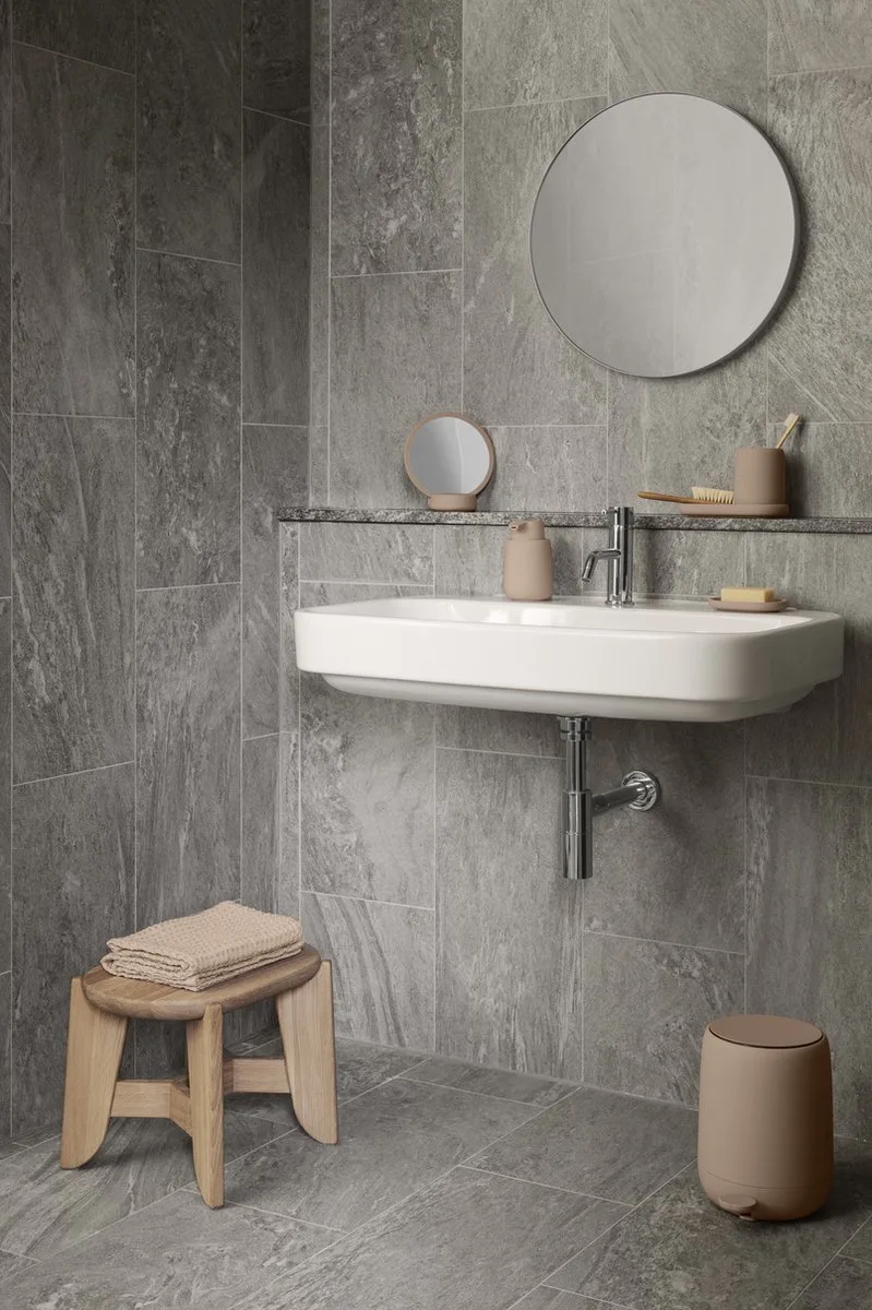 Rim Wandspiegel Black | Staal by Blomus in Zwart – product photo
