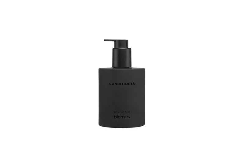 Seifenspender Glasflasche Conditioner -KIREI- Kosmetikflasche: Organizer aus Glas, (Glasflasche), Stilvolle Glasflasche, Nachhaltig, inkl. Wandhalterung, Organizer de Blomus en Schwarz – photo du produit