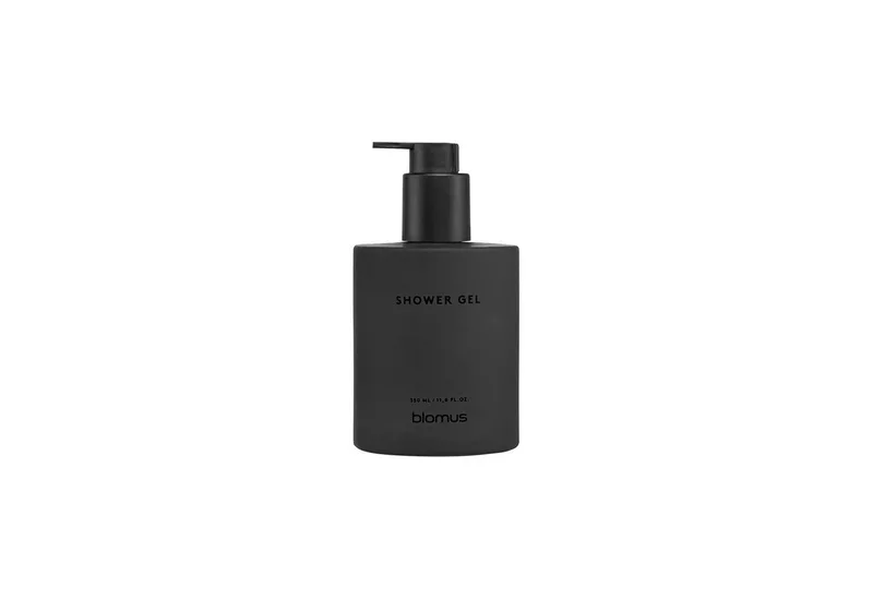 Seifenspender Shower Gel -KIREI- Glasflasche, Duschgelflasche: Organizer aus Glas, Stilvolle Glasflasche, Nachhaltig, inkl. Wandhalterung van Blomus in Schwarz – productfoto
