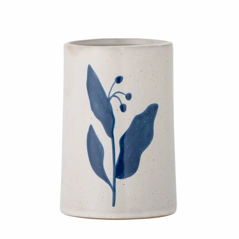 Badkamerbeker aardewerk blauw Aurora by Bloomingville in [gid://shopify/Metaobject/303390916943,gid://shopify/Metaobject/307232571727] – product photo