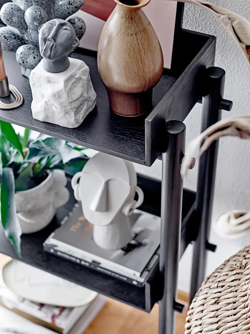 Beeld polyresin wit Luelle 24cm by Bloomingville in [gid://shopify/Metaobject/296204665167] – product photo