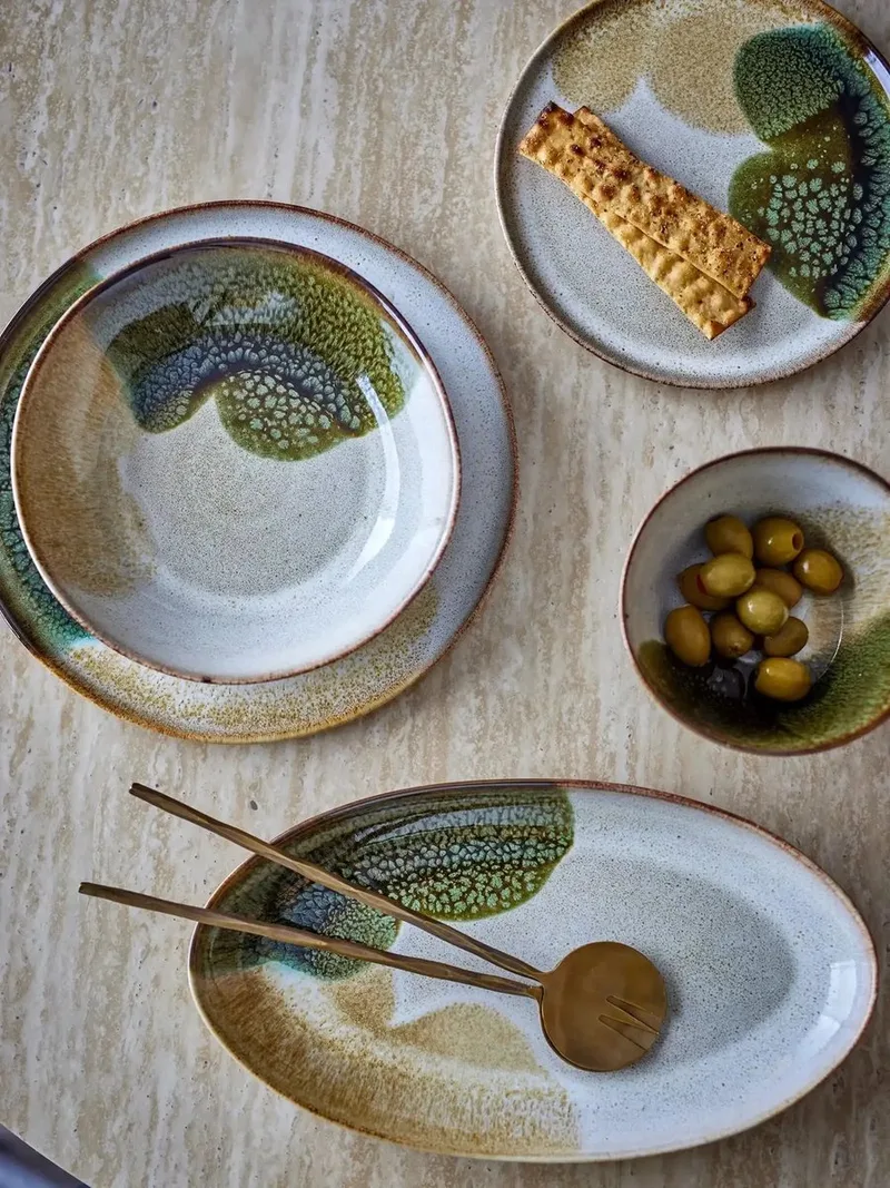 Diep bord aardewerk groen Jules 22cm by Bloomingville in [gid://shopify/Metaobject/303100625231,gid://shopify/Metaobject/297300001103] – product photo