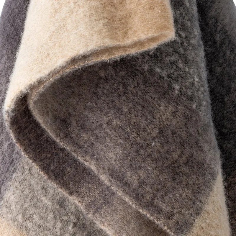 Hamisha plaid met kleurblokken en franjes – 127 × 152 cm by Bloomingville in Bruin – product photo
