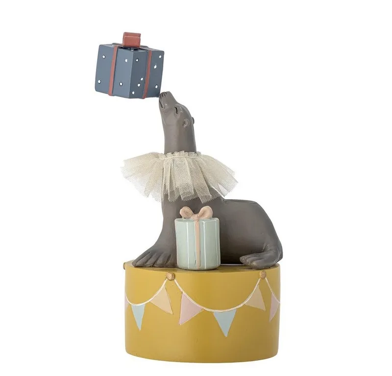Kerzenständer Flor Robbe mit Geschenk, 10x19cm Polyresin Kerzenhalter från Bloomingville i Gelb – produktbild