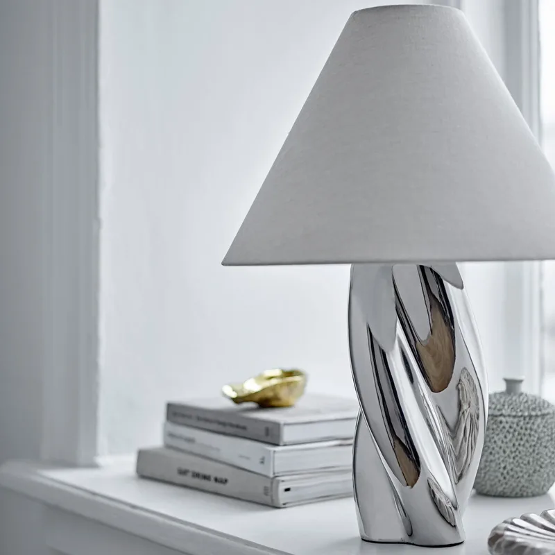 Silva tafellamp, aardewerk, linnen, zilver - BLOOMINGVILLE - Woonkamer - Modern - Keramiek - 1 lamp von Bloomingville – Produktfoto