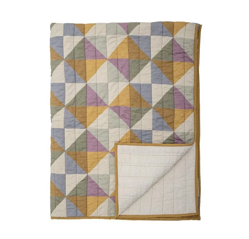 Wohndecke Crewe Quilt Steppdecke Baumwolle bunt Decke Sofa Wohnzimmer Patchwork, Bloomingville, Patchworkdecke Kuscheldecke Sofadecke Tagesdecke, Leseecke, Bettdecke by Bloomingville in Beige, Blue, Multicolour, Yellow – product photo