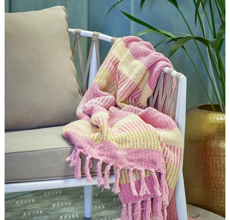 Wohndecke Isnel, Bloomingville, Pink Baumwolle 160x130cm recycelt Streifenmuster Fransen by Bloomingville in Pink – product photo 3 of 5