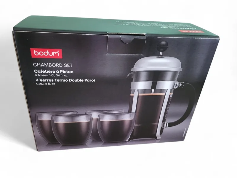 Luxe French press koffiezetapparaat - BODUM cafetière - 8 kopjes 1,0 l + 4 dubbelwandige PAVINA glazen 25 cl by Bodum in Zilver – product photo