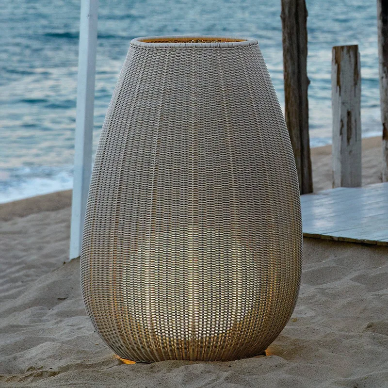 Amphora 02 - Terrasslampa, ljus beige från Bover i Beige – produktbild
