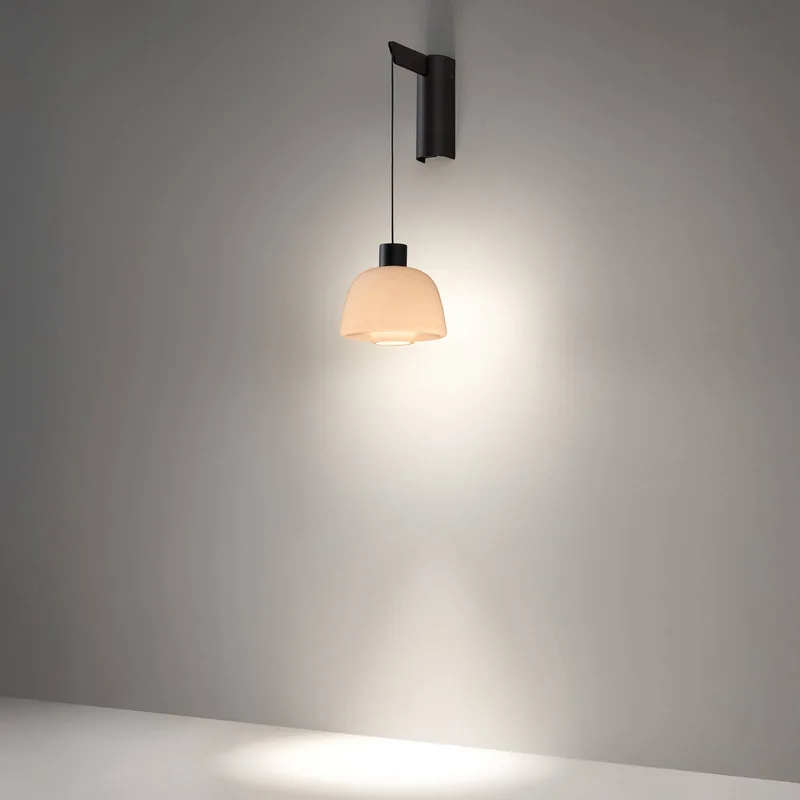 LED wandlamp Drep A/01, opaal-nude, glas, 2.700 K by Bover in Black, Opaal-nude – product photo