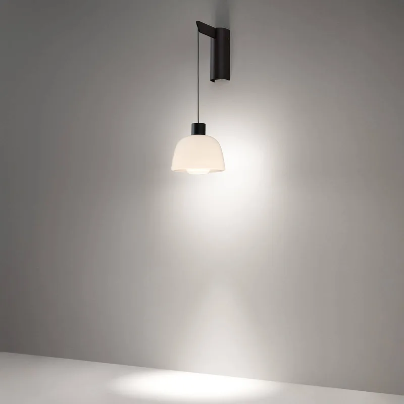LED wandlamp Drep A/01, opaalwit, glas, 2.700 K by Bover in Black, Opaalwit – product photo