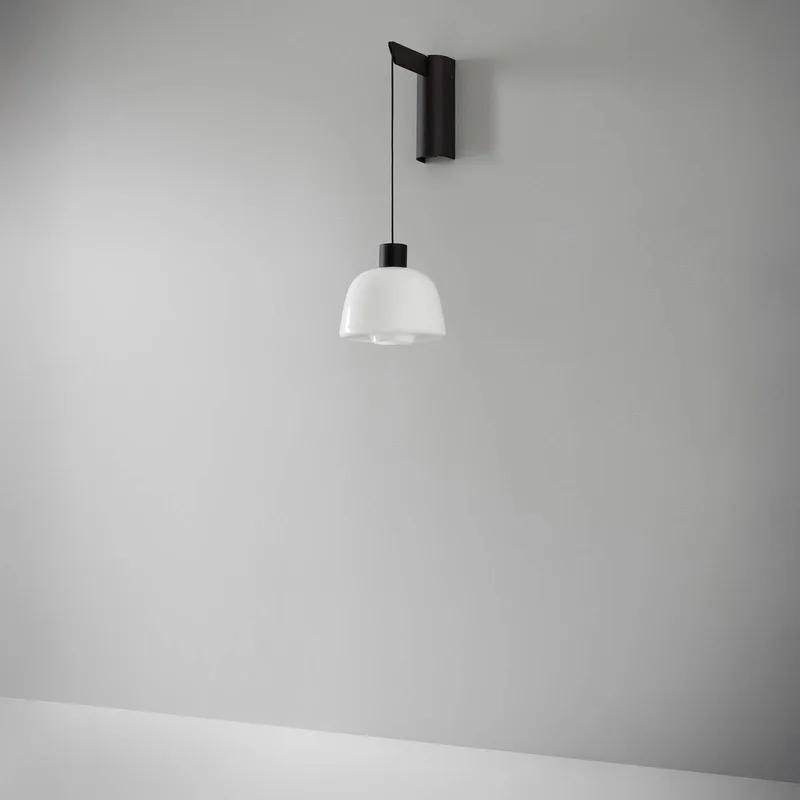 LED wandlamp Drep A/01, opaalwit, glas, 2.700 K från Bover i Svart, Opaalwit – produktbild 2 av 2