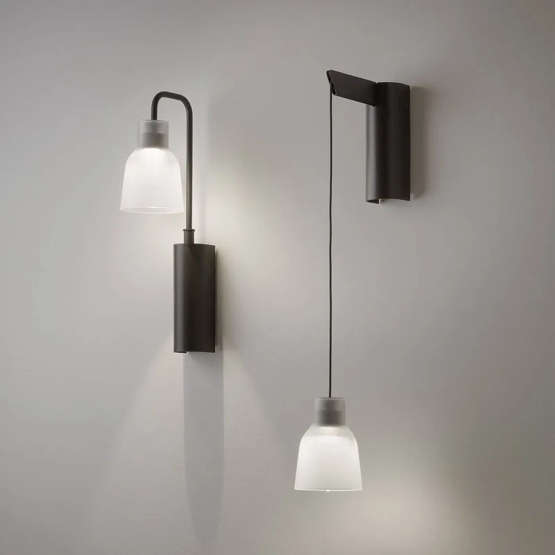 LED wandlamp Drip A/01, matglas, 2.700 K van Bover in Zwart, Matwit – productfoto