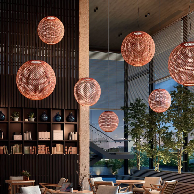 Nans Sphere S/60 LED buiten hanglamp rood de Bover en Grafietbruin, Rouge – photo du produit