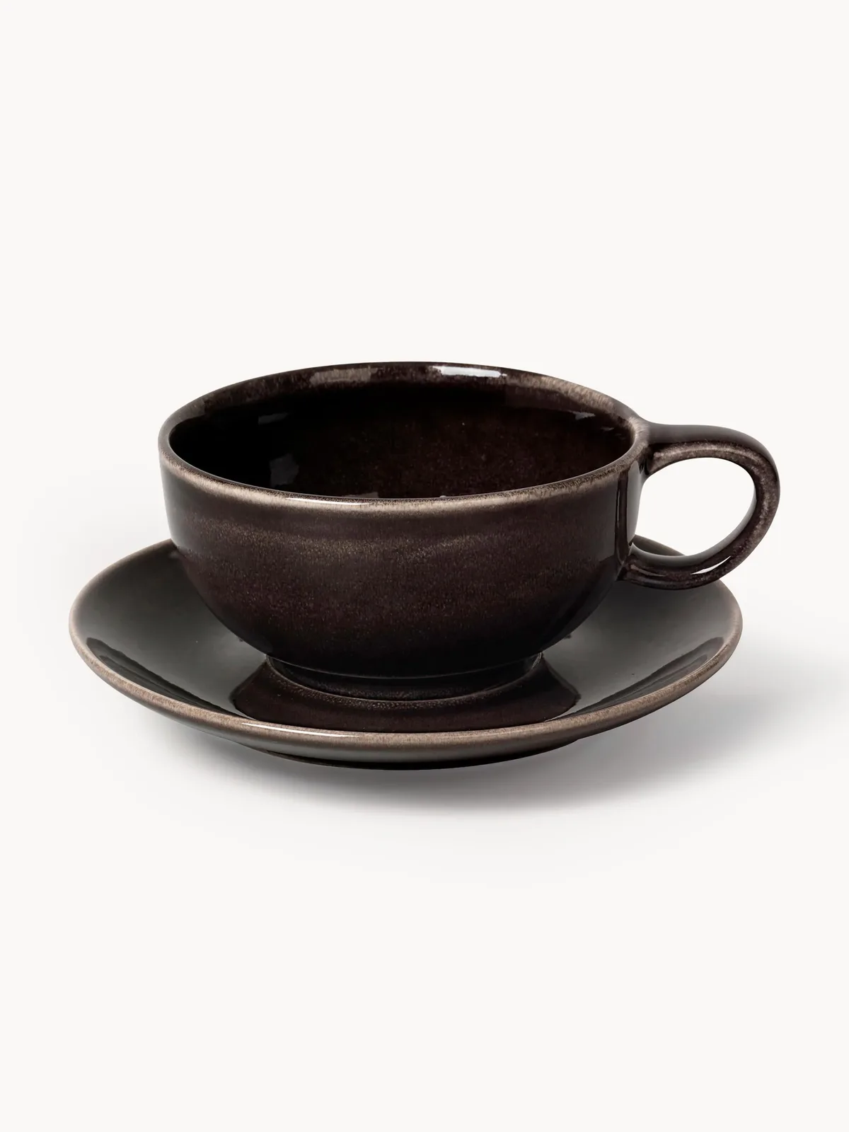 Tasse avec sous-tasse artisanales Nordic Coal de Broste Copenhagen – photo du produit