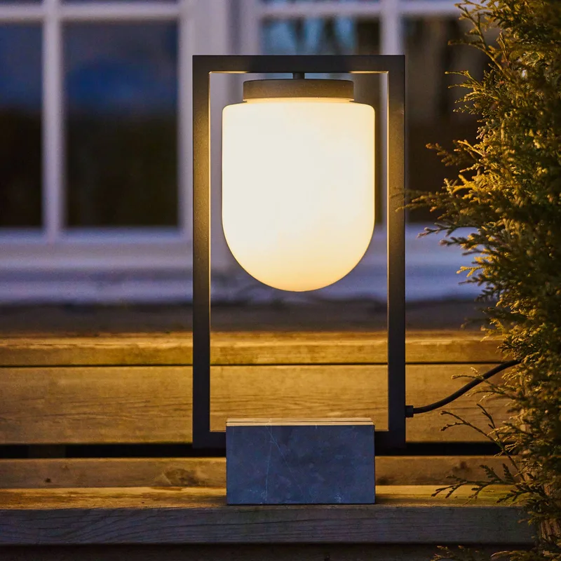 Stanley buiten-tafellamp, zandzwart by By Rydéns in Zandzwart, Opaal – product photo