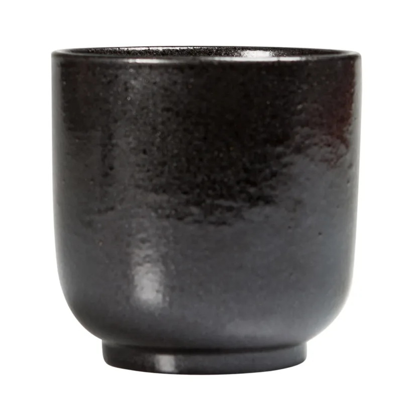Iris Tasse ohne Henkel Schwarz by Byon – product photo